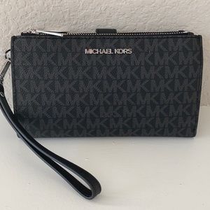 Michael Kors JST LG Double Zip Wristlet Wallet